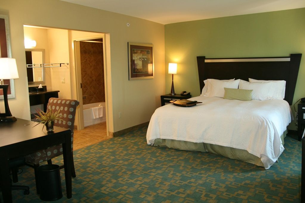 Hampton Inn & Suites Jacksonville Beach Boulevard/Mayo Clinic Oda fotoğraf